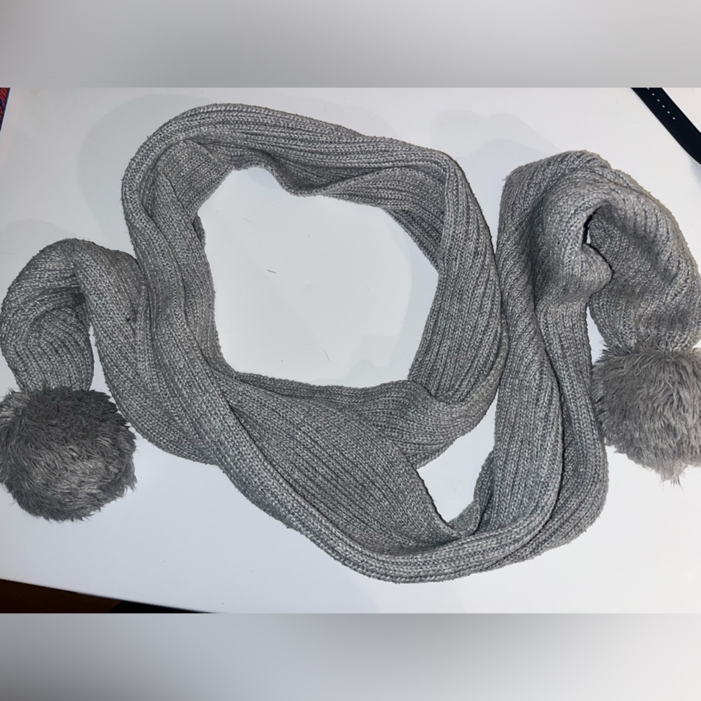 Gray winter scarve 🧣